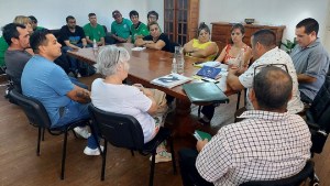 Gremios de Cinco Saltos se reunieron con el ejecutivo para pedir una recomposición salarial