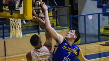 Un buen marco de público acompañó el primer desafío del año entre Progreso y Roca. Gentileza: Del Progreso Básquet.