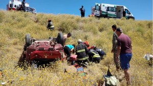 Vuelco en Ruta 23, cerca de Junín de los Andes: perdió el control y cayó al barranco