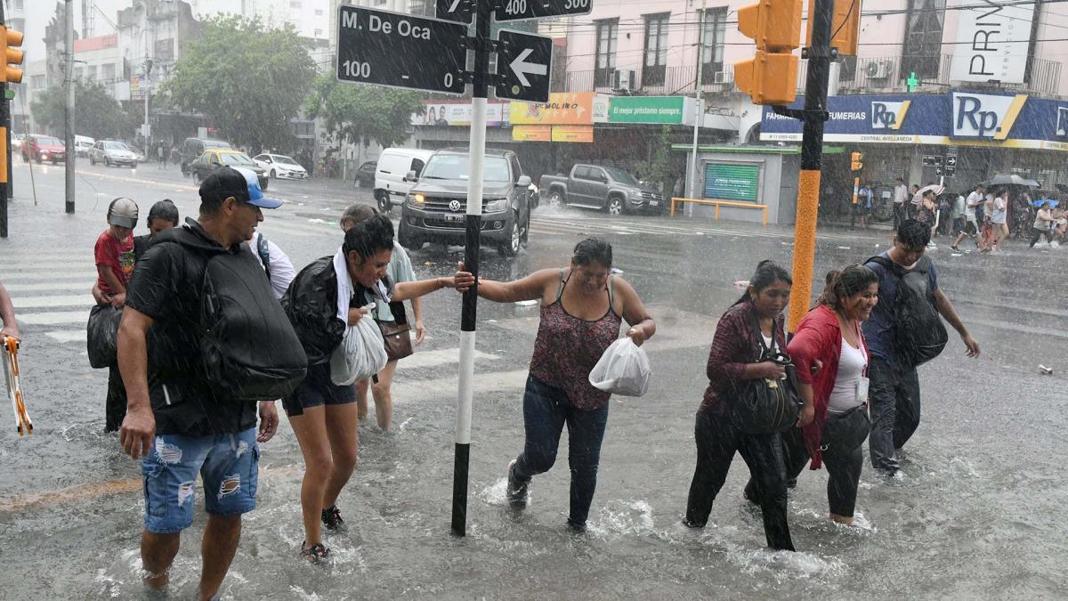 La lluvia afecta a varios barrios porteños. Foto Télam