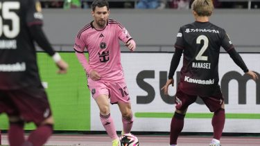 Lionel Messi ingresó en el segundo tiempo. (AP Photo/Eugene Hoshiko)
