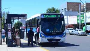 Figueroa confirmó subsidios al transporte para el interior de Neuquén: aún no incluye a la capital