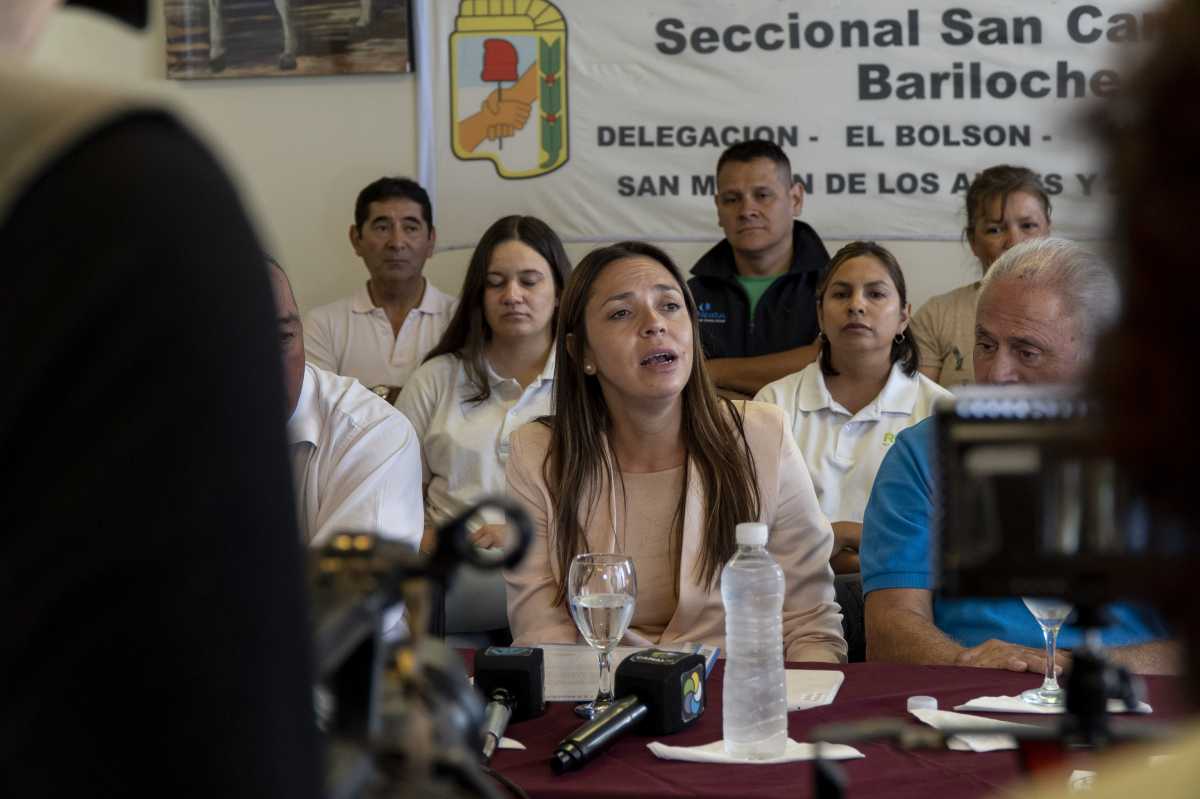La secretaria de Trabajo de Río Negro, Martha Avilés, se compromtió a tomar el tema de recategorización de trabajadores de cervecerías de Bariloche. Foto: Marcelo Martinez
