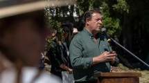 Imagen de Weretilneck hizo anuncios para el campo en la Rural de Bariloche