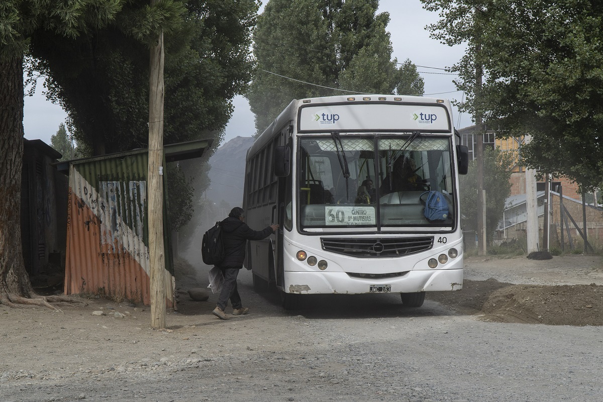 Mi Bus, en Bariloche, ya afrontó un paro el mes pasado por el retraso en el pago de salarios. Foto: Marcelo Martinez.