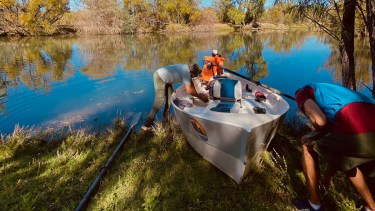 Otro mundo cerca de la ciudad: la mágica experiencia de ir con un botero por el río en Paso Córdoba