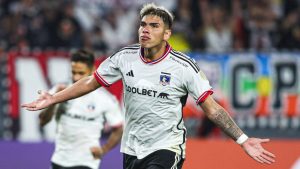 Otro refuerzo que no llegará a Boca: Carlos Palacios confirmó que se queda en Colo Colo