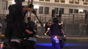 Ley Ómnibus: 18 detenidos por la represión, dos periodistas entre ellos, y denuncian que fue «una cacería»