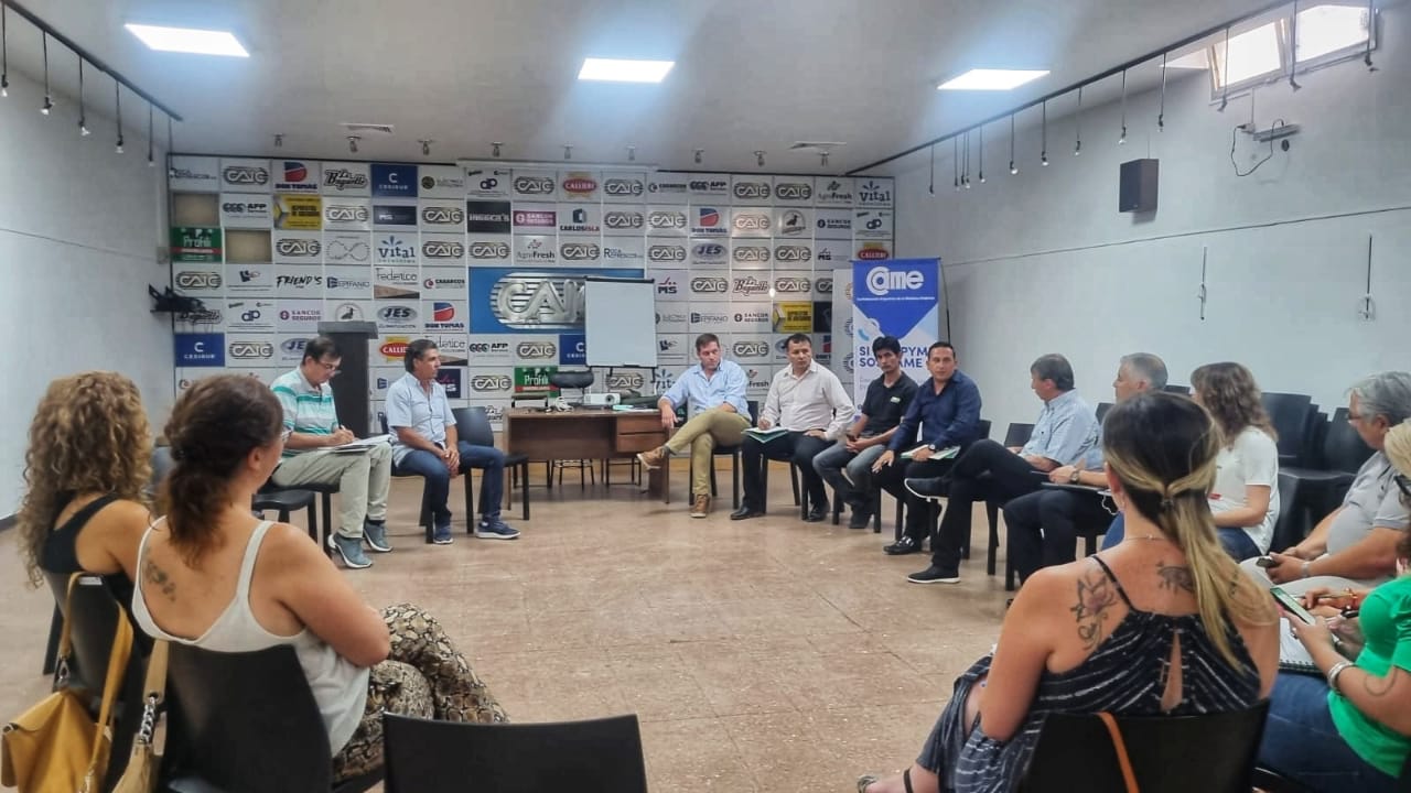 La reunión del jueves por la noche, en la CAIC de Roca, tuvo amplia participación institucional.