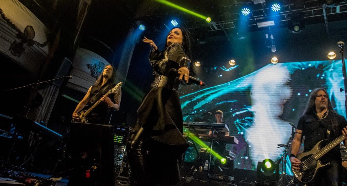 Tarja Turunen editó "Best of: Living the Dream", su primer álbum recopilatorio que motivó al gira que la traerá a Neuquén.