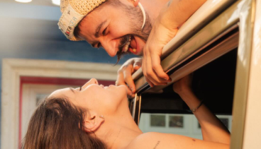 La pareja anunció un nuevo tema musical y junto a él, "nuevas sorpresas".