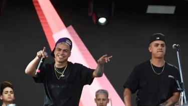 La T y La M en el escenario de la Fiesta Nacional de la Confluencia. Foto: Matías Subat