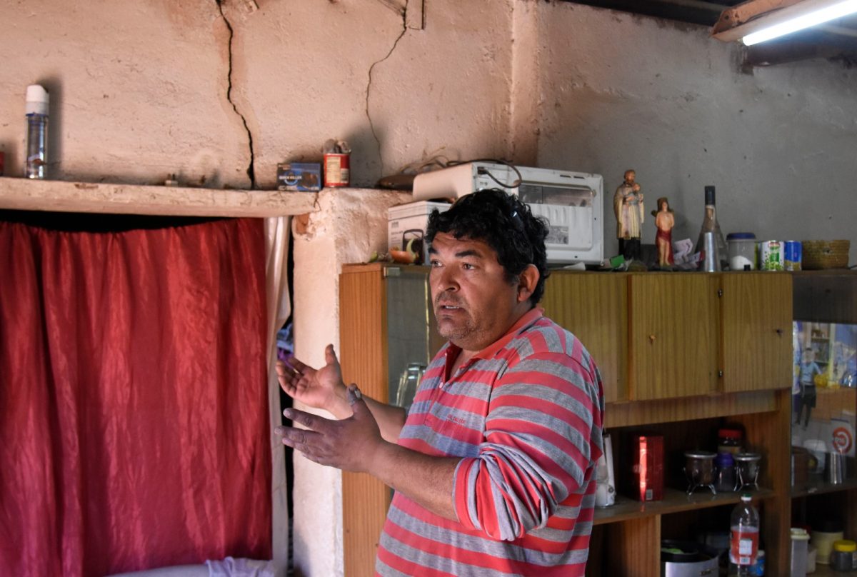 Los vecinos de Sauzal Bonito responsabilizan a la actividad hidrocarburífera por los sismos que causaron daños en sus viviendas. Foto archivo Diario Río Negro

