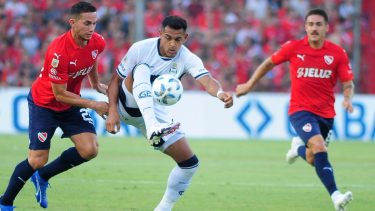 El Lobo dio el golpe y bajó a Independiente en Avellaneda.