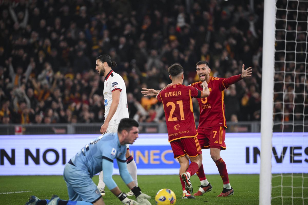 Dybala metió dos en la goleada de Roma ante Cagliari.