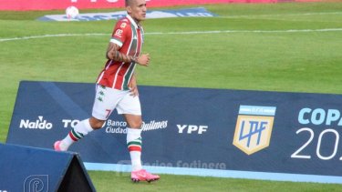 Ricardo Centurión jugó por última vez en 2021 con la camiseta de Vélez.  