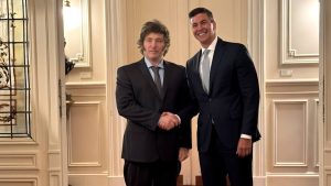 Milei se reunió con Santiago Peña: buscan afianzar la relación bilateral con Paraguay
