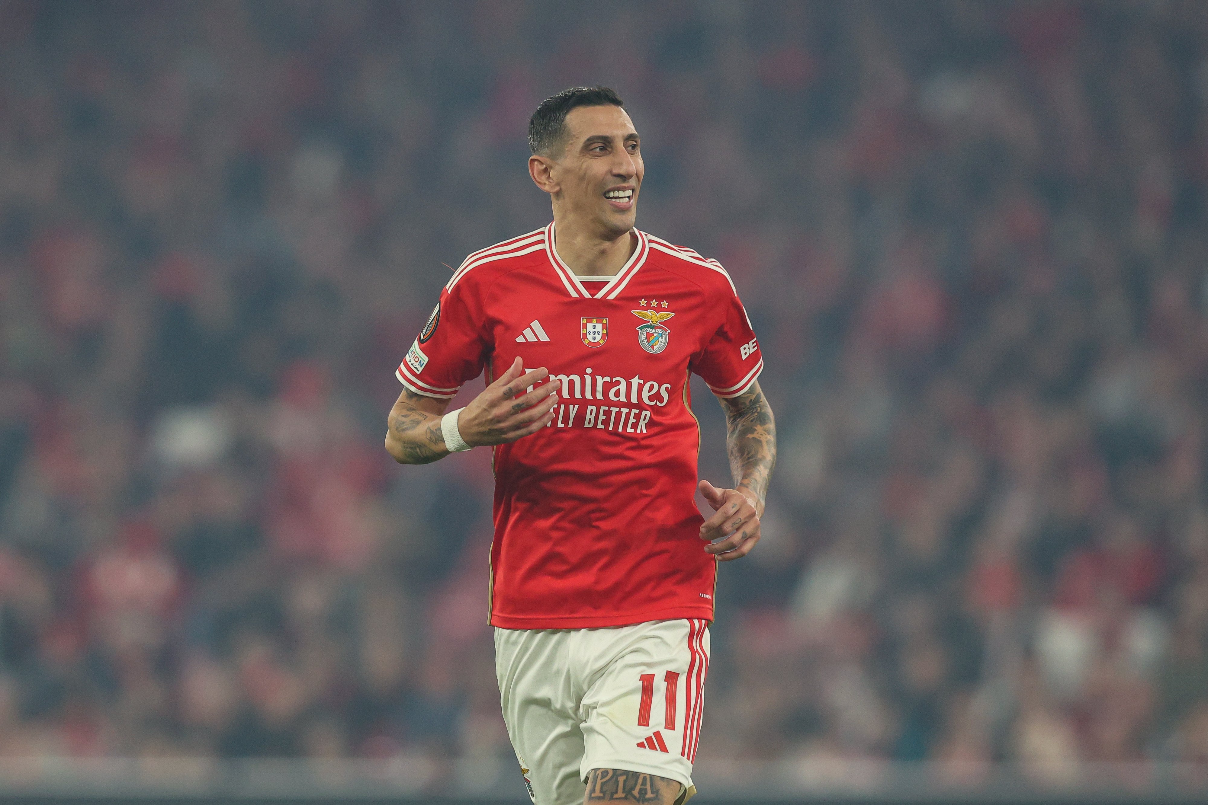 Di María hizo los dos goles de penal para Benfica en el partido de ida ante Toulouse. 