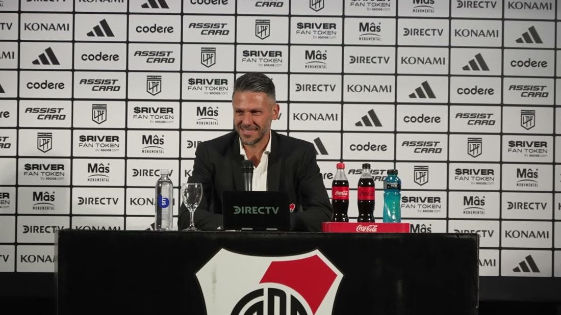 Martín Demichelis brindó una conferencia de prensa tras la derrota ante Huracán y se cruzó con un periodista. Archivo