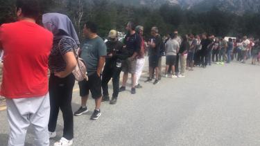 Largas filas hoy en el complejo fronterizo Cardenal Samoré. Foto: Gentileza