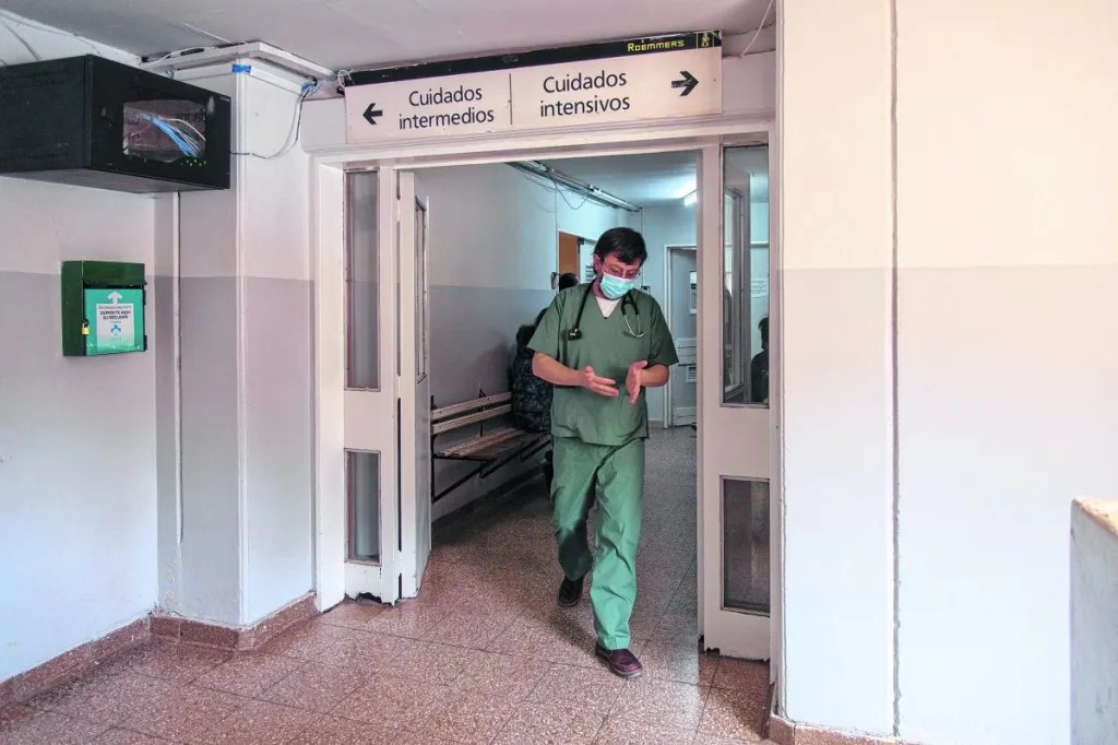 El hombre se encuentra en la terapia intensiva del hospital Ramón Carrillo de Bariloche. (foto de archivo)