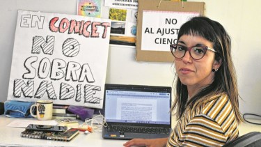 Florencia Yanniello es doctora en Comunicación y manifestó su preocupación porque muchos contratos vencen a fines de marzo. Foto: Chino Leiva