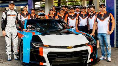 Ledesma y el Camaro, uno de los nuevos autos de la máxima categoría. (PR Pradecon Racing)