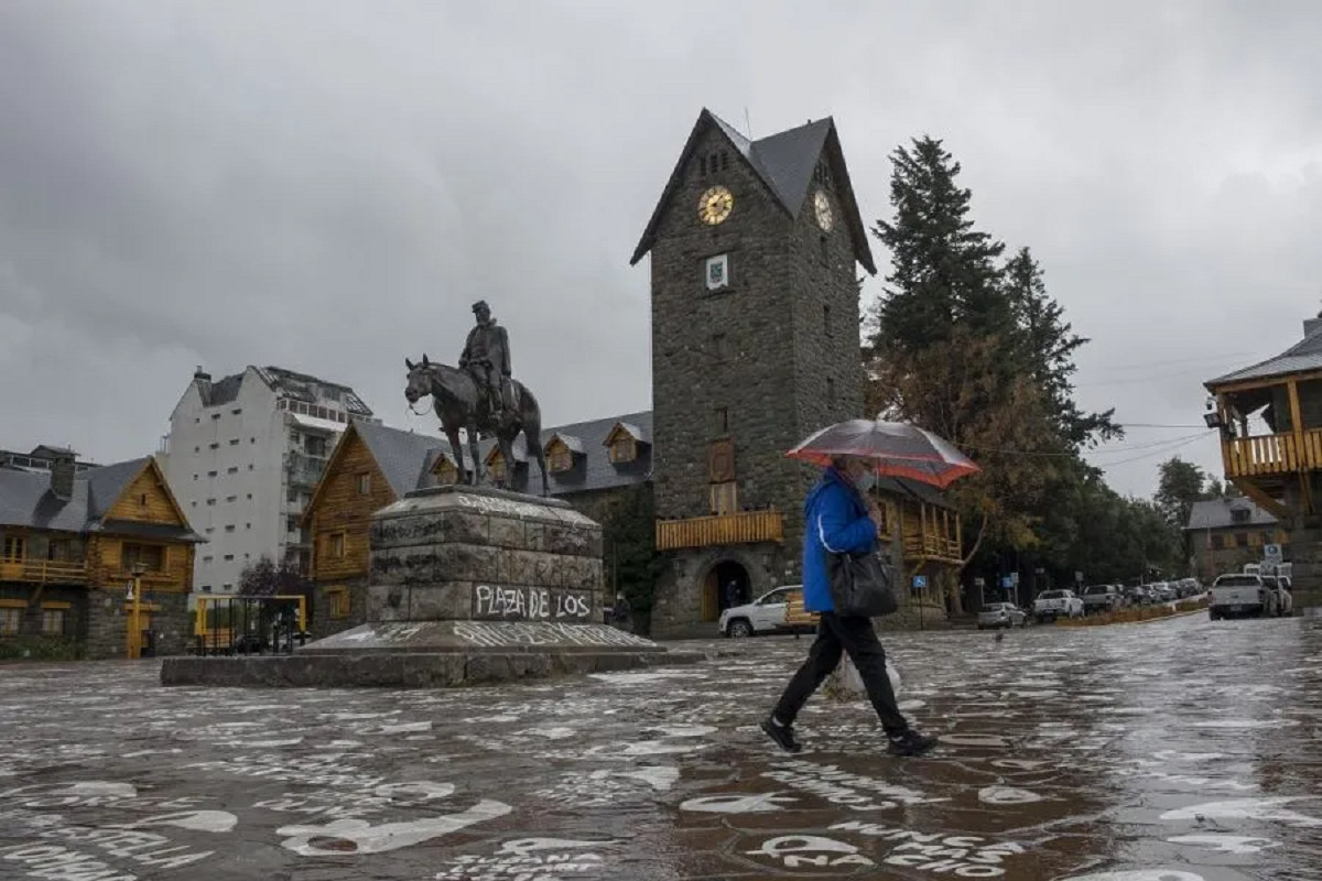 Llega el frío a Neuquén y Río Negro con lluvia, viento y nevisca: los ...