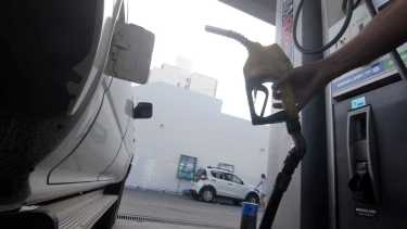 La tasa al combustible se comenzará a cobrar cuando el municipio reglamente la ordenanza. Mientras, buscan nuevas medidas para generar ingresos (foto Oscar Livera)