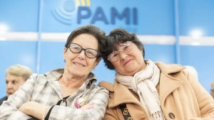 Tres beneficios que mantiene PAMI durante febrero 2024 para jubilados y pensionados