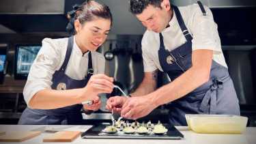 Bariloche: Martín Erkekdjian y Coni Rossi, la pareja de chefs que se consagró este verano ´24