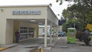 Un joven con muerte cerebral tras chocar en moto una valla del municipio de Roca