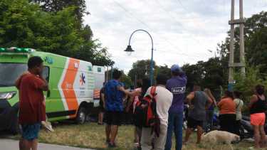 El cuerpo fue rescatado por el personal de Bomberos Voluntarios y trasladado a la Morgue Judicial. foto: Juan Thomes.