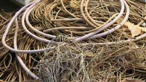 Robaron cables por tercera vez, en una semana, en Godoy y horas más tarde se produjo un incendio