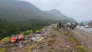 Un hombre murió tras caer con su camión al vacío en la Ruta 40 cerca de San Martín de los Andes