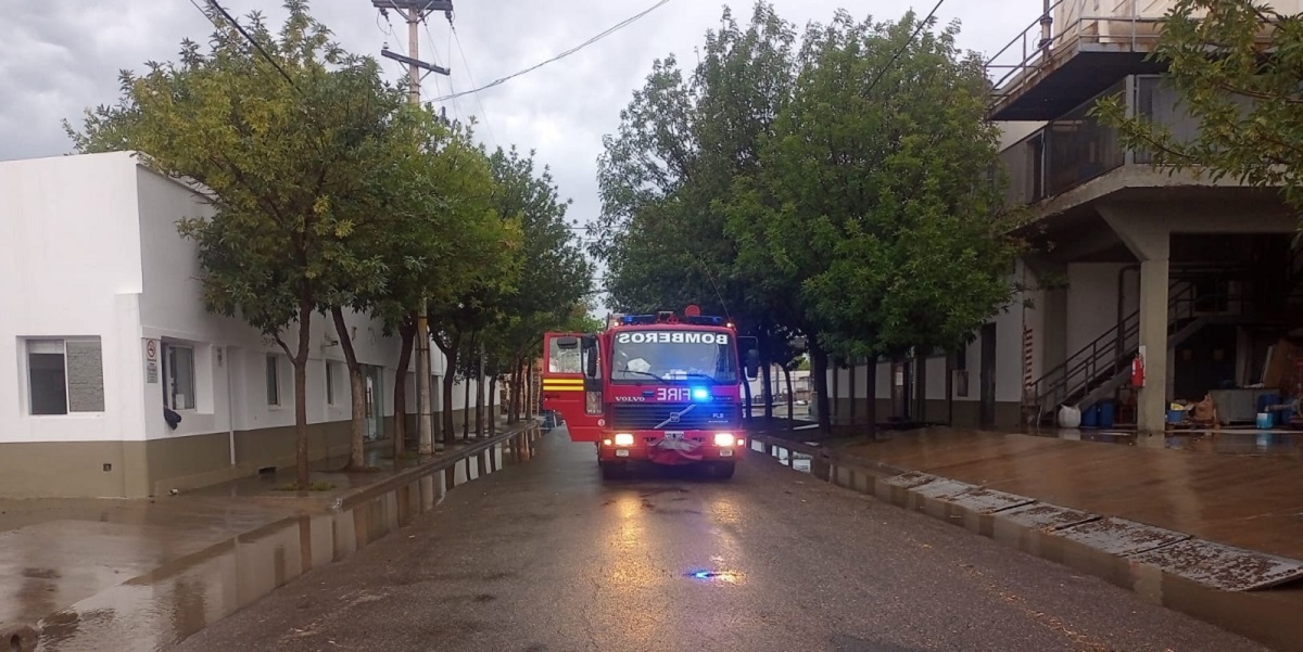 Alerta por un derrame de amoníaco en Fernández Oro: piden precaución a vecinos thumbnail