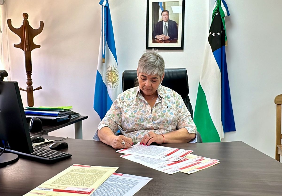 La ministra de Educación rionegrina, Patricia Campos, firmó la carta documento dirigida a caputo. Gentileza