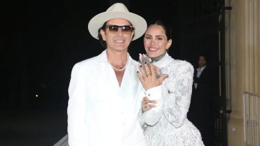 Los novios luego de dar el sí este sábado. Foto: Gentileza TN. 