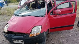 Otro accidente en la Ruta 237: volcó una familia de Chile, cerca de Picún Leufú