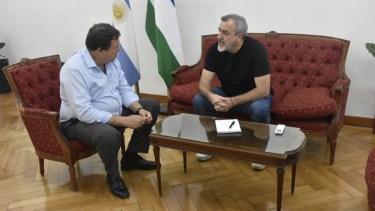 Weretilneck visitó a Aguiar en la sede nacional de ATE. Foto: gentileza. 