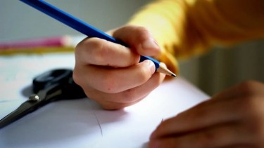 El Gobierno de Milei implementará un aumento significativo en la Ayuda Escolar Anual, buscando aliviar los gastos de las familias en el inicio del ciclo lectivo 2024. Foto Archivo.