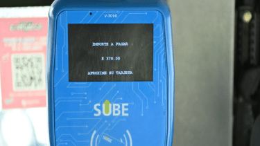 El boleto de colectivo hoy sigue en 370 pesos. (Foto: Florencia Salto)