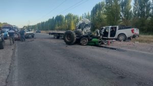 Dos muertos en un choque múltiple en Ruta 7, en El Chañar: hay internados en estado grave