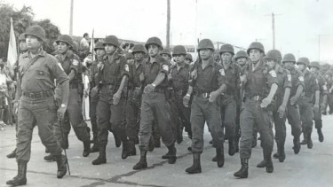 El término colimba hace referencia a las tareas de correr, limpiar y bailar. 