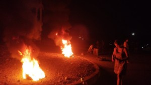 Levantaron el corte en acceso a Parque Industrial de Neuquén, por falta de agua: «Tenemos niños deshidratados»