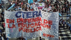 «No vamos a aceptar que nos rebajen el salario a los docentes”, dijo la secretaria de Ctera