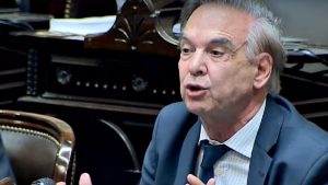 Video: Pichetto pidió disculpas por el insulto de ayer y reclamó al oficialismo «achicar el número para sacar la ley»