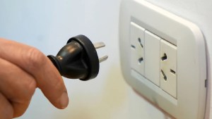 El Gobierno aprobó un fuerte aumento de la tarifa de la luz en AMBA