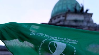 La Libertad Avanza contra el derecho al aborto:  presentaron un proyecto para derogar la ley IVE