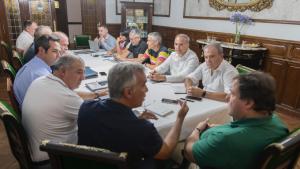 Weretilneck regresó a Viedma y reunió a su Gabinete con amplia agenda de temas